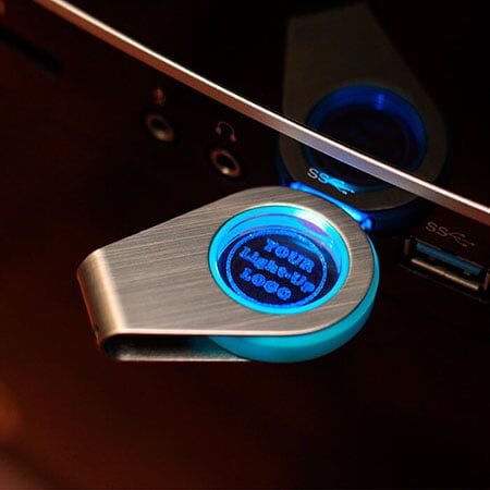 Memoria USB giratoria con luz 8 GB. Mod. 10-TH-063